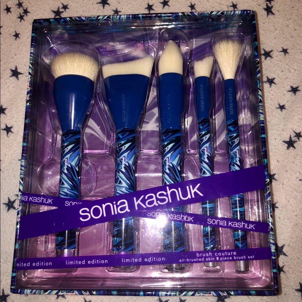 Limited  edition Sonia Kashuk makeup brush set